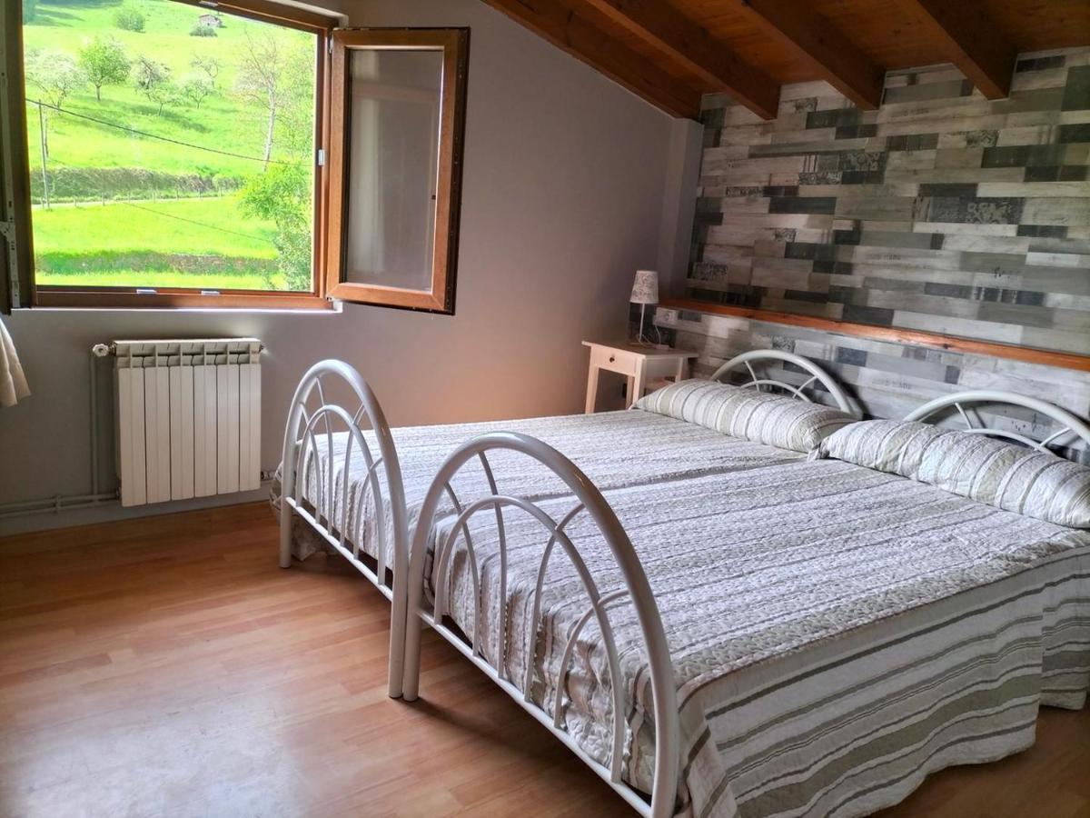 Apartamentos La Corona Llames de Parres ภายนอก รูปภาพ